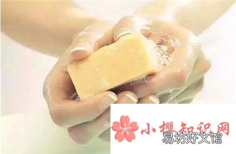 大姨妈弄到褥子上又不想洗?哈哈这里有妙招。