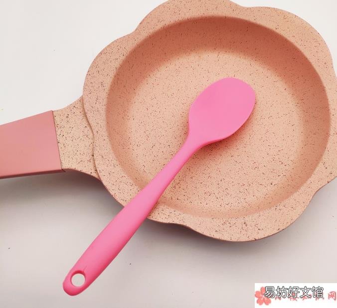 抖音花瓣辅食锅使用评测 抖音花瓣辅食锅真的不粘锅吗