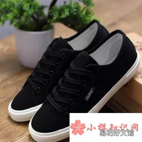 黑色帆布鞋沾到漂白水褪色了怎么办