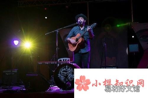 怎么用假声唱歌