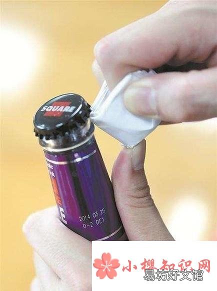 如何巧妙开啤酒盖