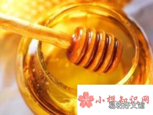 应该用冷水还是热水冲泡蜂蜜？