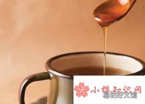 应该用冷水还是热水冲泡蜂蜜？