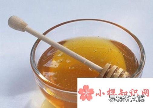 应该用冷水还是热水冲泡蜂蜜？