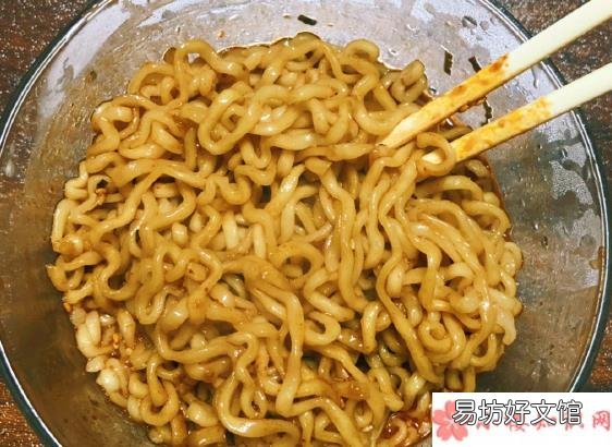 关于吃火鸡面经典微信句子 吃火鸡面发朋友圈说说