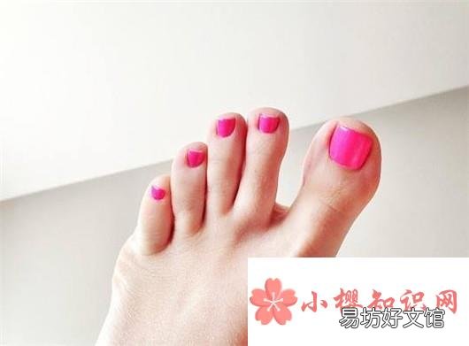 女性如何减少指甲油对身体的危害?