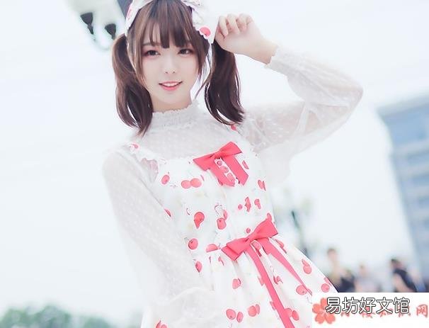 钻裙底梗的出处是什么 钻裙底是什么意思什么梗