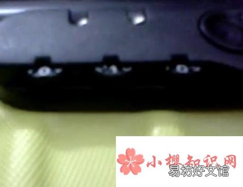 旅行拉杆箱怎么设置密码