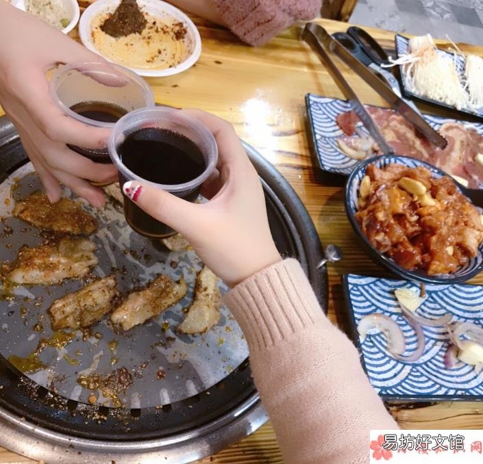 記錄和閨蜜去吃烤肉的說說朋友圈 冬天吃烤肉的句子心情