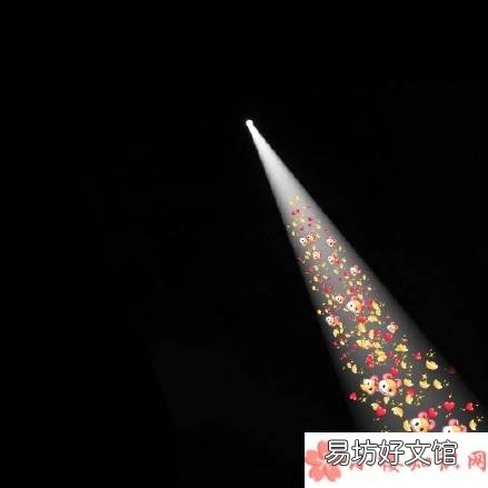 朋友圈背景一束光图片大全高清 2020朋友圈背景一束光无水印图片合集