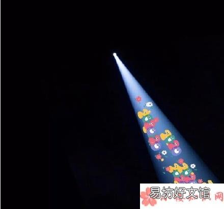 朋友圈背景一束光图片大全高清 2020朋友圈背景一束光无水印图片合集
