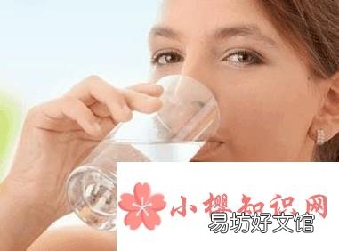 多喝水未必是好事 六种人不宜过量喝水