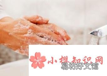 如何戴美瞳？