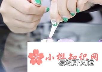 如何戴美瞳？
