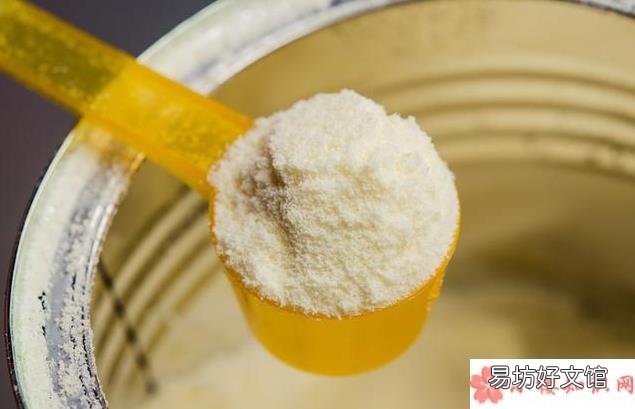 避免奶粉潮湿结块需要注意什么 怎么判断奶粉潮湿结块是不是变质了