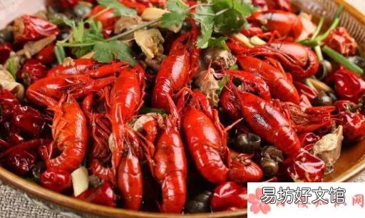 小龙虾油炸和焯水的区别 做小龙虾油炸还是焯水好