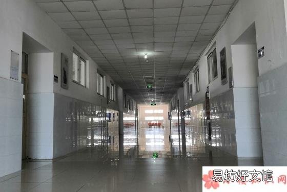 个性去图书馆唯美说说 在图书馆看书发朋友圈感慨说说