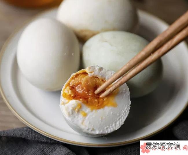 宝宝多大能吃咸鸭蛋 端午节能给宝宝吃咸鸭蛋吗