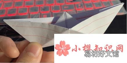 如何用纸折叠小船