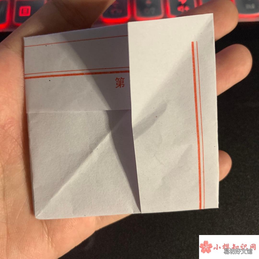 如何用纸折叠小船