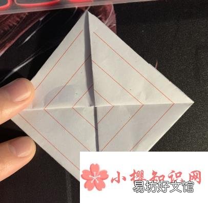如何用纸折叠小船
