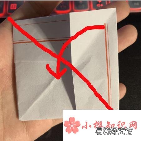 如何用纸折叠小船