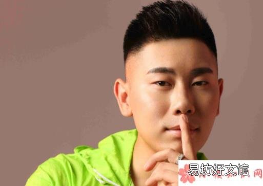《嗑儿》完整版歌词在线听歌 社会很单纯复杂的是人是什么歌曲