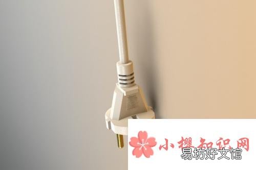 教你如何接插头