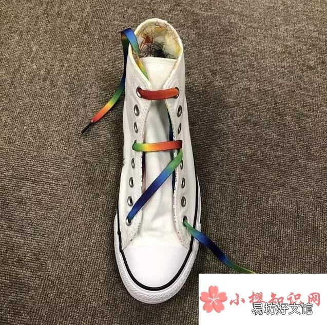 鞋带该怎么穿