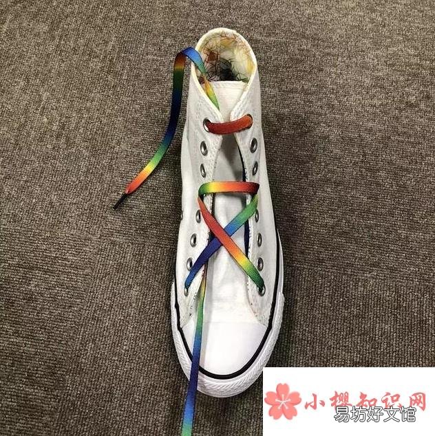 鞋带该怎么穿