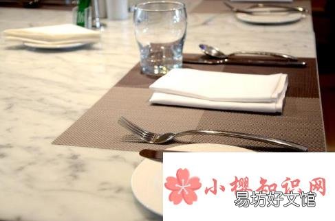 西餐刀叉摆放的含义