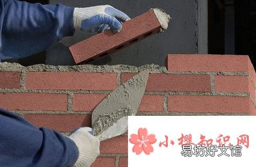 液晶电视怎么安装,挂墙?