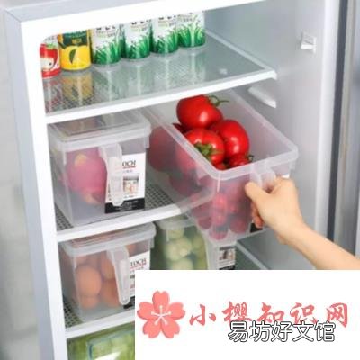 打开冰箱门能使房间的温度下降吗？