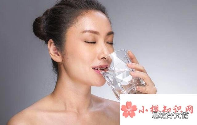 短时间喝太多白开水会中毒吗?