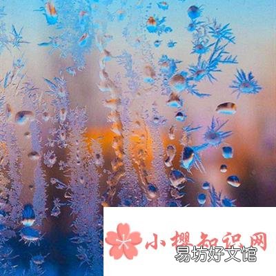 冬天的冰窗花在外面还是里面?