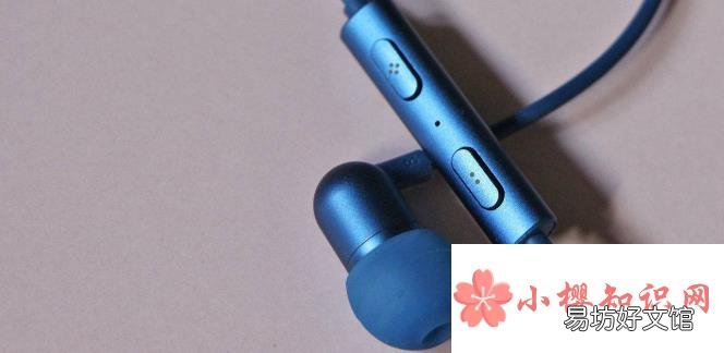 耳机为什么一个有声音一个没有？