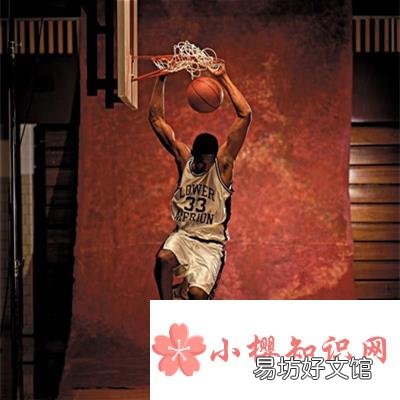 科比什么时候离去的?
