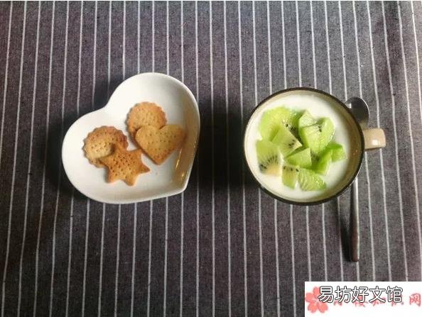 宝宝多大可以给他吃零食 宝宝半岁可以吃零食吗