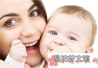 喂什么给宝宝吃最好 六个月可以喝果汁吃固体食物吗