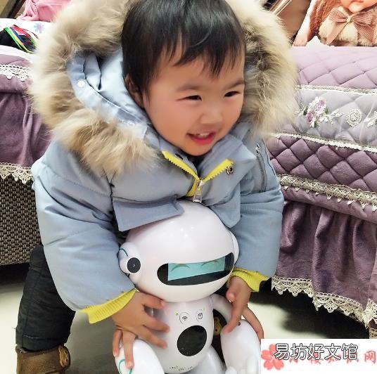爱童星际智能机器人使用测评 爱童星际小白儿童智能机器人怎么样