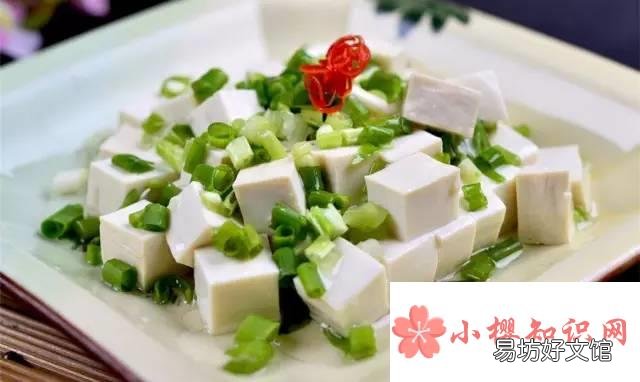 小葱拌豆腐的歇后语是什么？