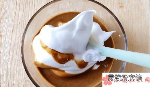 面糊和蛋白搅拌为什么打成水 蛋黄糊和蛋白霜融合成水状怎么回事