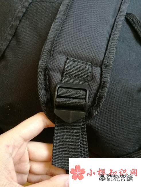 书包背带怎么系?