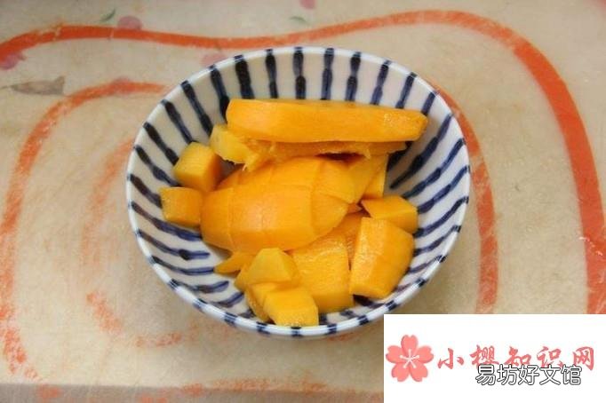 快速去芒果皮的小妙招