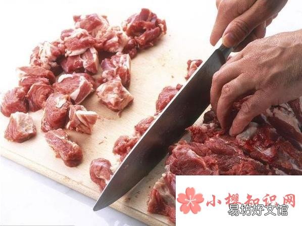 怎样自己串羊肉串?