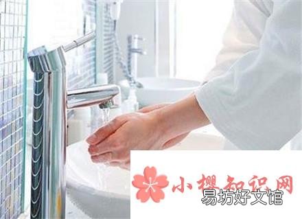 手上扎进小刺很疼却挑不出来怎么办?
