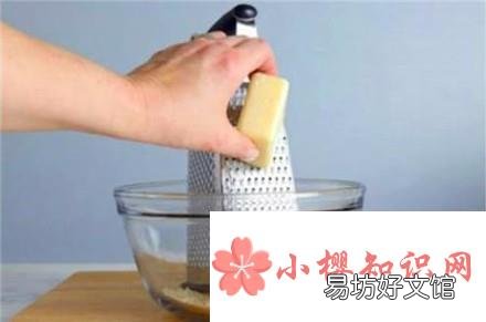 如何简单自制洗手液,护肤又杀菌