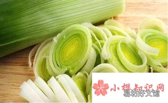 为什么切葱时旁边放一碗水就不会辣眼睛