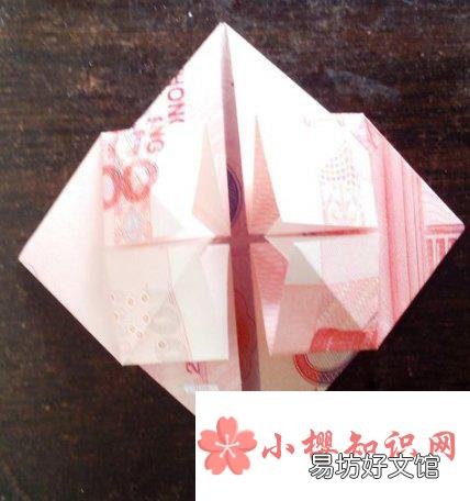 怎么样用钱折爱心？百元大钞折爱心视频教程