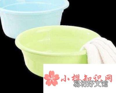 前挡玻璃内侧怎么擦才干净